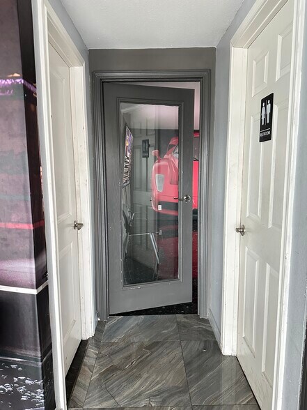 9318 Ronda Ln, Houston, TX à vendre - Photo de l’immeuble – Image 3 sur 7