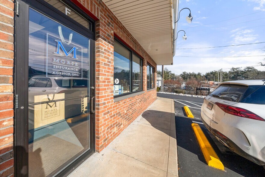 180 Winter St, Bridgewater, MA à louer - Photo de l’immeuble – Image 3 sur 15