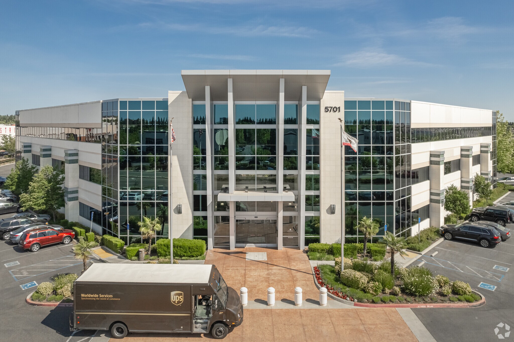 5701 Lonetree Blvd, Rocklin, CA à louer Photo principale– Image 1 sur 9