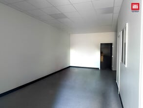 9050-9070 Van Nuys Blvd, Panorama City, CA à louer Photo intérieure– Image 2 sur 4