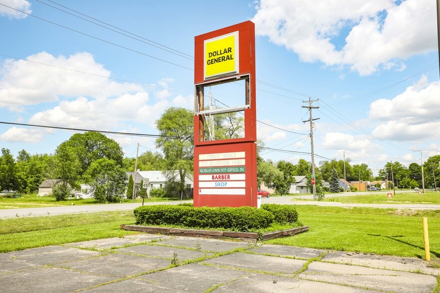 5238-5246 Lapeer Rd, Burton, MI à louer - Photo de l’immeuble – Image 3 sur 7