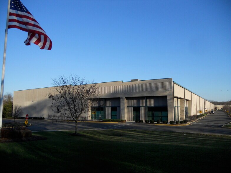 200 Ludlow Dr, Ewing, NJ à louer - Photo de l’immeuble – Image 2 sur 13
