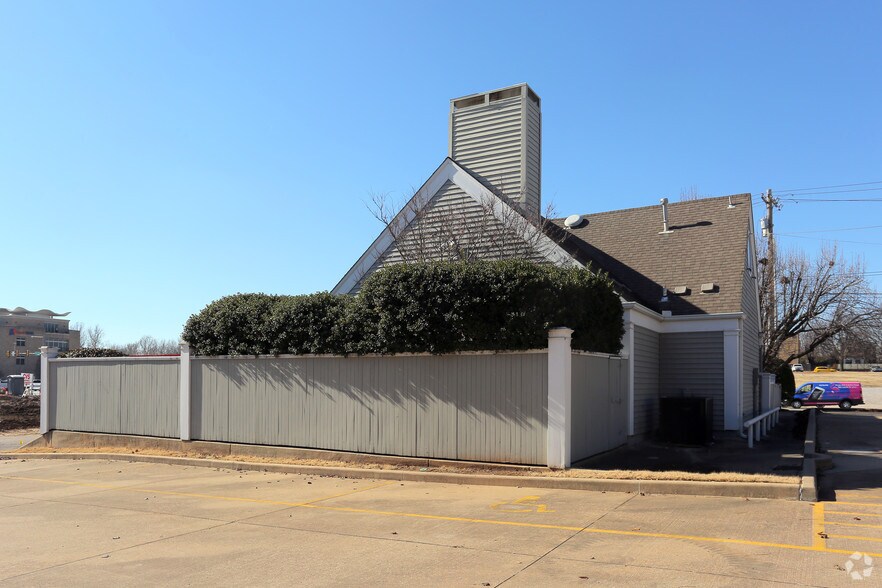 1419 S Utica Ave, Tulsa, OK à louer - Photo de l’immeuble – Image 2 sur 4