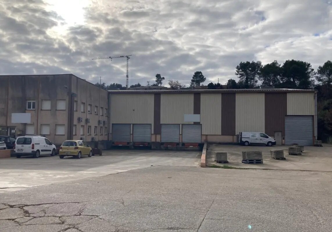 Bureau dans Flassans-sur-Issole à louer Photo de l’immeuble– Image 1 sur 10