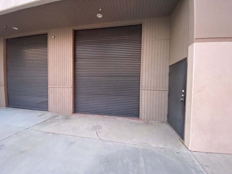 4564 Los Angeles Ave, Simi Valley, CA à louer - Photo de l’immeuble – Image 3 sur 9