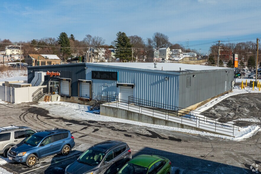 71 Pullman St, Worcester, MA à louer - Photo de l’immeuble – Image 3 sur 6