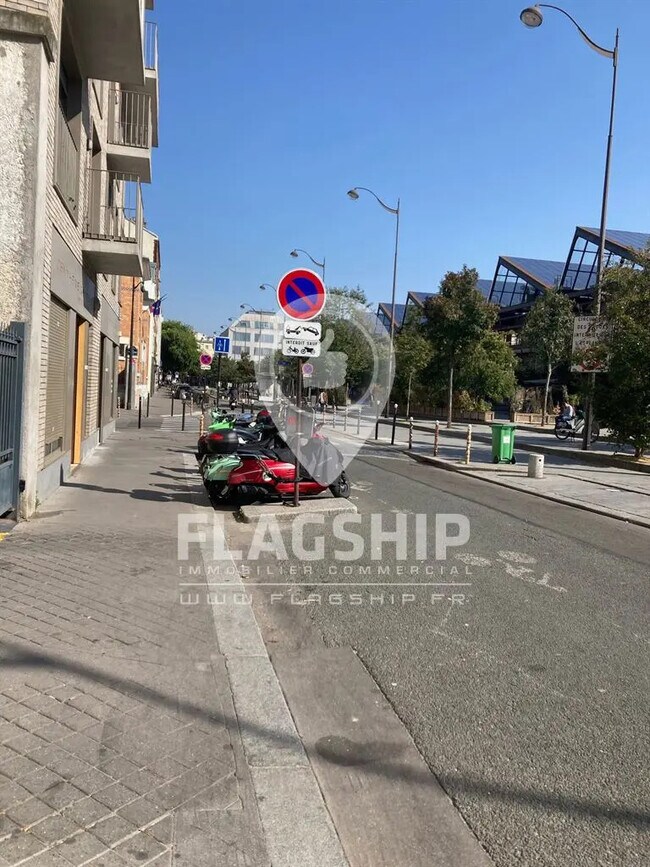 Plus de détails pour Local commercial à louer