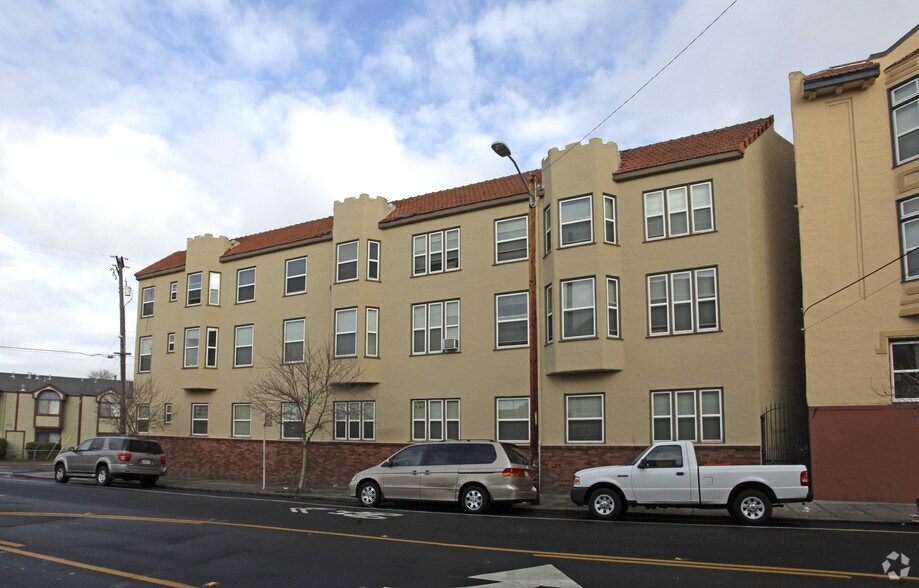 1900 26th Ave, Oakland, CA à vendre - Photo de l’immeuble – Image 3 sur 13