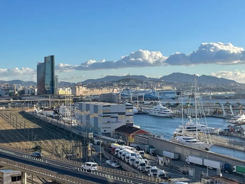 171 Bis Chemin De La Madrague Ville, Marseille à louer - Photo de l’immeuble – Image 3 sur 8
