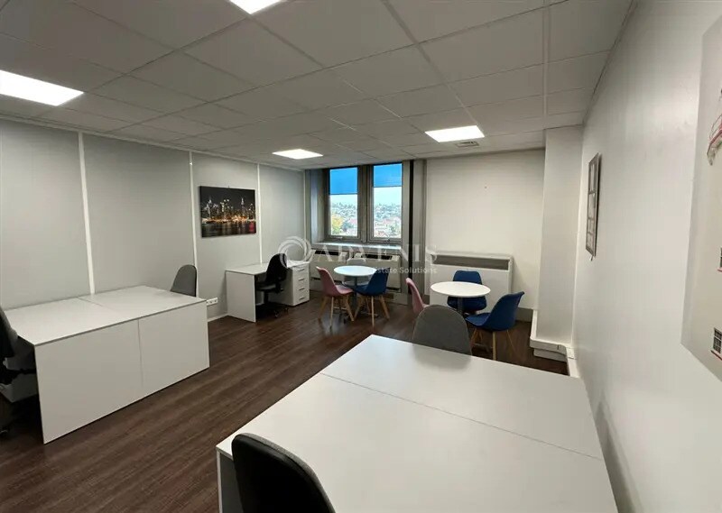 Bureau dans Choisy-le-Roi à louer - Photo de l’immeuble – Image 1 sur 4