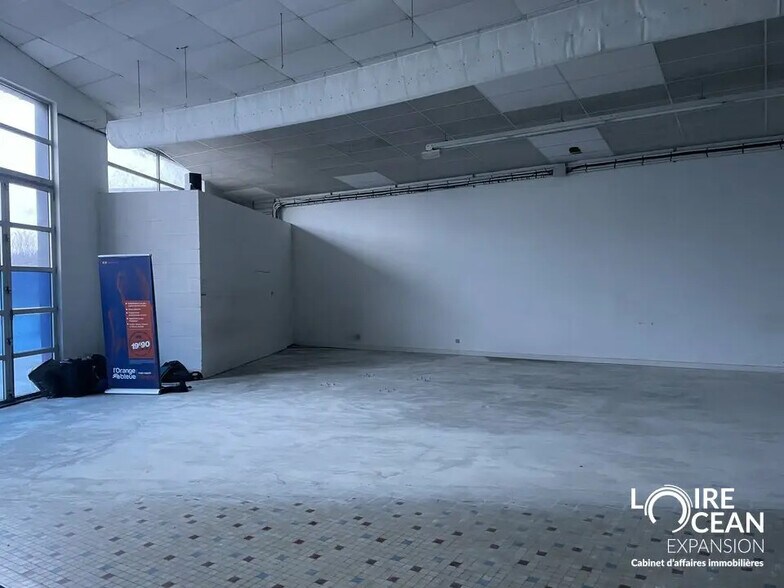 Local commercial dans Cholet à louer - Photo de l’immeuble – Image 3 sur 6
