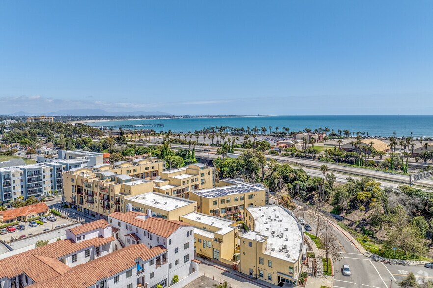 175 S Ventura Ave, Ventura, CA à louer - Photo de l’immeuble – Image 2 sur 20