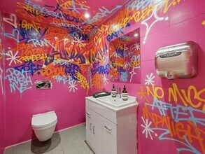 Holywell Ln, Londres à louer Photo intérieure– Image 2 sur 8