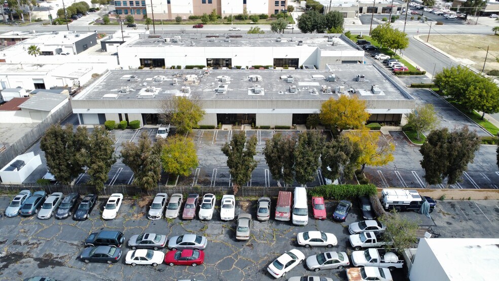 5405 Arrow Hwy, Montclair, CA à louer - Photo principale – Image 2 sur 2