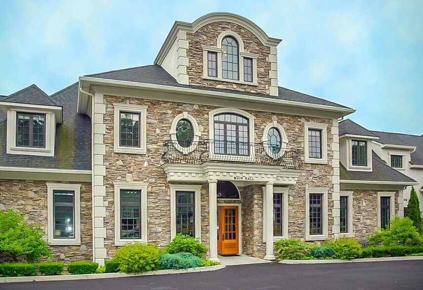 2614 Boston Post Rd, Guilford, CT à louer - Photo de l’immeuble – Image 1 sur 7