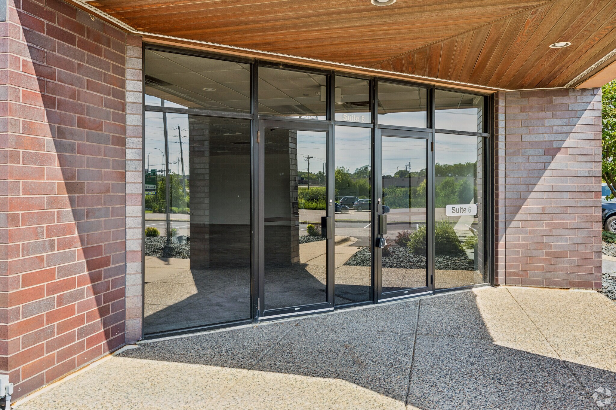 550-600 County Road D W, New Brighton, MN à louer Photo de l’immeuble– Image 1 sur 8