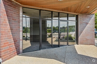 550-600 County Road D W, New Brighton, MN à louer Photo de l’immeuble– Image 1 sur 8