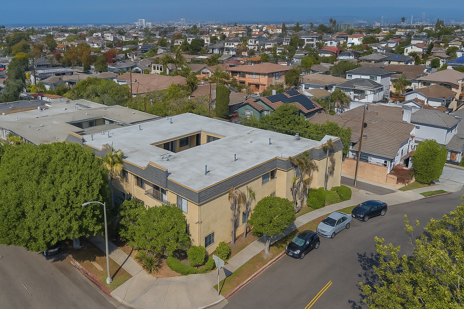 7605 W Manchester Ave, Playa Del Rey, CA à vendre Photo principale– Image 1 sur 26