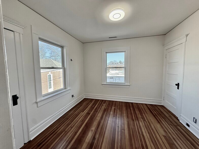 257 Sound Beach Ave, Old Greenwich, CT à louer - Photo de l’immeuble – Image 3 sur 8