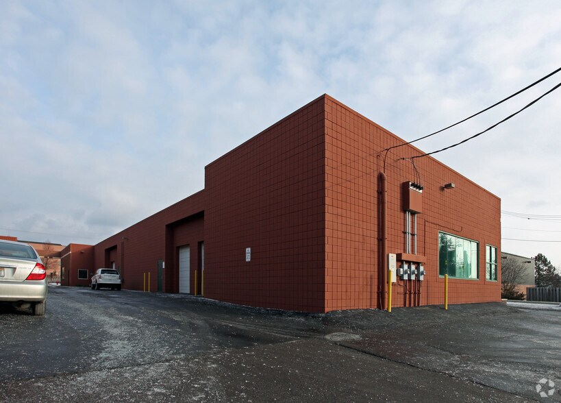 46029-46155 Five Mile Rd, Plymouth, MI à louer - Photo de l’immeuble – Image 3 sur 7