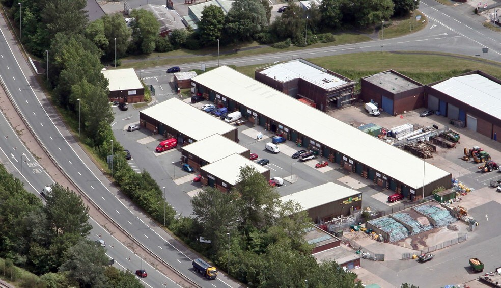 Pimlico Rd, Runcorn à louer - Photo de l’immeuble – Image 2 sur 13