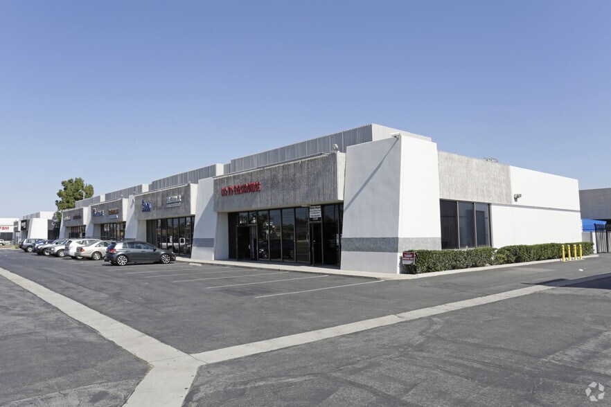 13231-13245 Rosecrans Ave, Santa Fe Springs, CA à louer - Photo principale – Image 1 sur 9