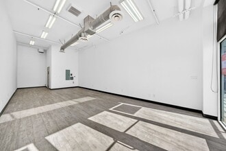 6115 Santa Monica Blvd, Los Angeles, CA à louer Photo intérieure– Image 2 sur 12