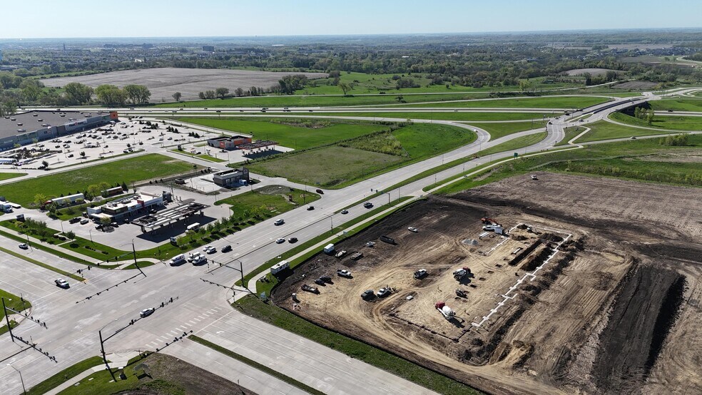 Grand Prairie PKWY, Waukee, IA à louer - Photo de l’immeuble – Image 2 sur 8