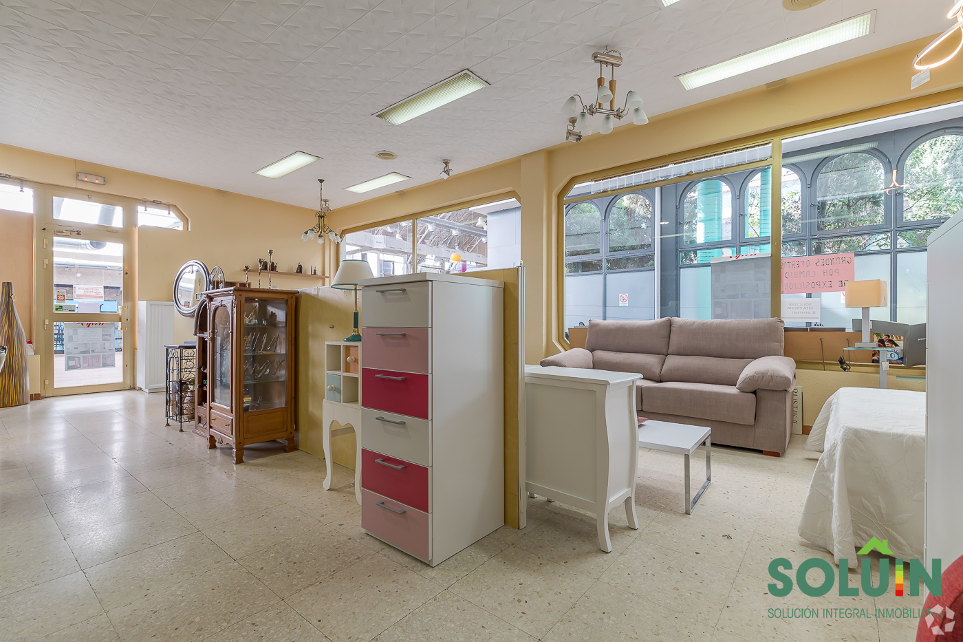 Local commercial dans Fuenlabrada, Madrid à louer Photo intérieure– Image 1 sur 26