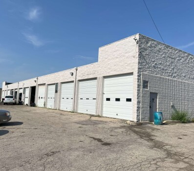8025-8055 N 76th St, Milwaukee, WI à vendre - Photo de l’immeuble – Image 3 sur 6