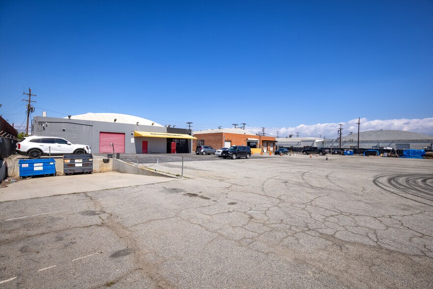 5438 W 104th St, Los Angeles, CA à louer - Photo de l’immeuble – Image 2 sur 10