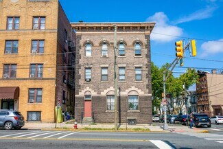 Plus de détails pour 69 Hague St, Jersey City, NJ - Logement à vendre