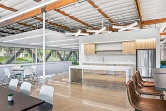 330 Potrero Ave, Sunnyvale, CA à louer Photo intérieure– Image 2 sur 9