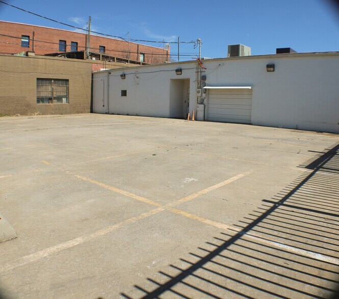 1001 N Broadway Ave, Oklahoma City, OK à louer - Photo de l’immeuble – Image 3 sur 7