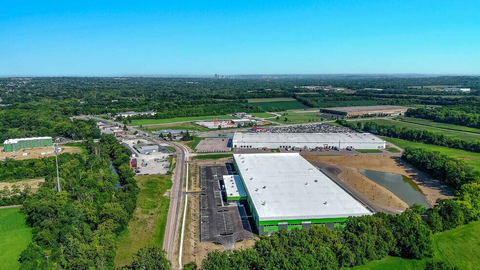 6000 Wolf Creek Pike, Dayton, OH à louer - Photo de l’immeuble – Image 2 sur 4