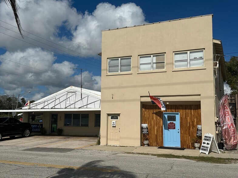 225 Dixie Fwy, New Smyrna Beach, FL à louer - Photo de l’immeuble – Image 2 sur 7