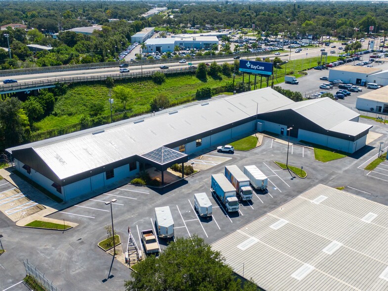 4001 35th St N, Saint Petersburg, FL à vendre - Photo de l’immeuble – Image 3 sur 9