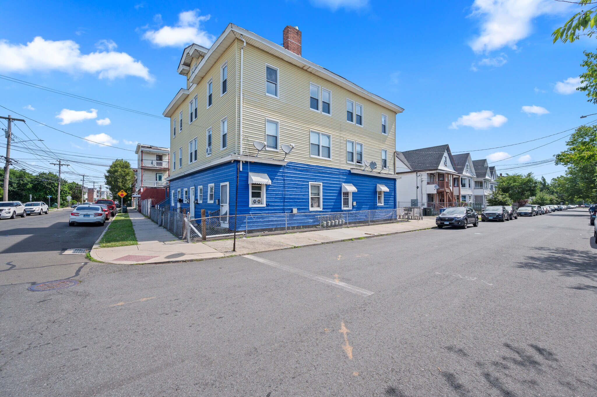 BPT East Side Multifamily Portfolio portefeuille de 2 biens à vendre sur LoopNet.fr Photo de l’immeuble– Image 1 sur 18