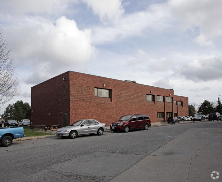 1141 S Service Rd W, Oakville, ON à louer - Photo de l’immeuble – Image 2 sur 2