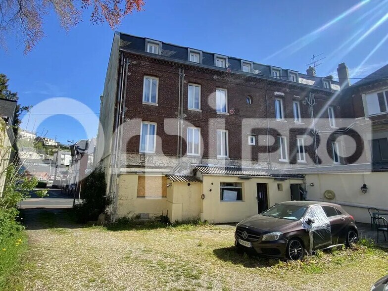Local commercial dans Bolbec à vendre - Photo de l’immeuble – Image 2 sur 4