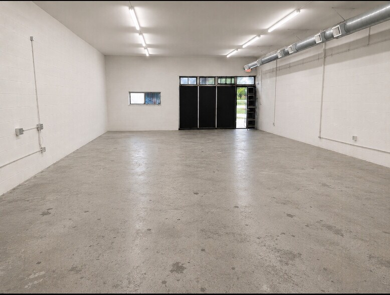2320 W Slauson Ave, Los Angeles, CA à louer - Photo de l’immeuble – Image 1 sur 5