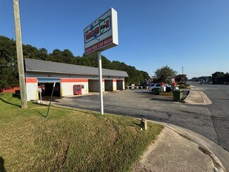 Plus de détails pour 2011 S Main St, Farmville, VA - Spécialisé à vendre