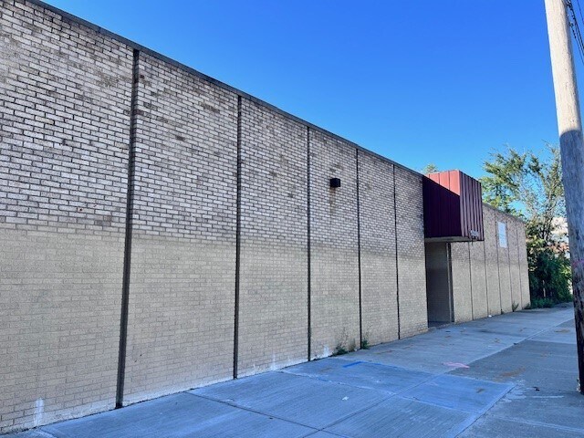 5230 St Clair Ave, Cleveland, OH à vendre Photo principale– Image 1 sur 16