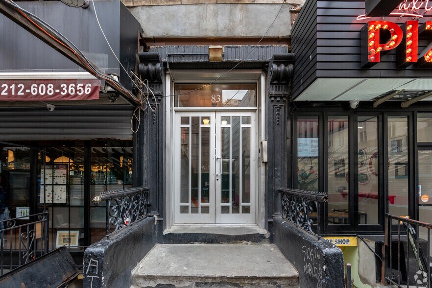 83-85 Baxter St, New York, NY à louer - Photo de l’immeuble – Image 3 sur 5