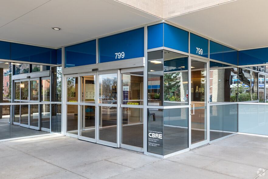 799 E Hampden Ave, Englewood, CO à louer - Photo de l’immeuble – Image 2 sur 3