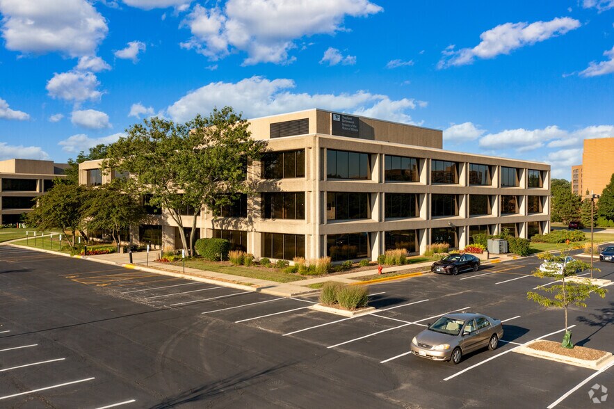 4200 Commerce Ct, Lisle, IL à louer - Photo de l’immeuble – Image 1 sur 18