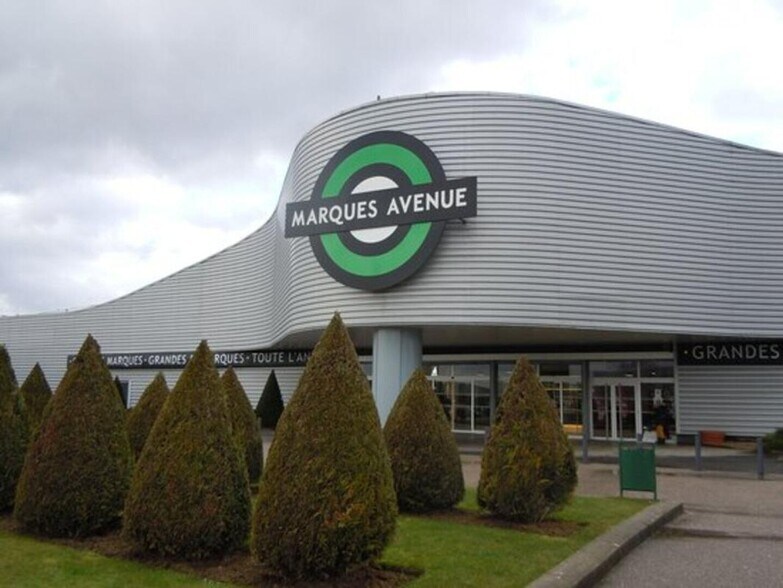 Local commercial dans Talange à louer - Photo de l’immeuble – Image 1 sur 2