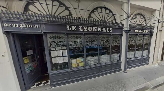 Plus de détails pour Local commercial à louer