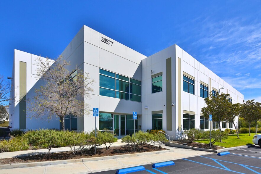 28577 W Industry Dr, Valencia, CA à louer - Photo principale – Image 2 sur 5