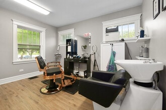 610 N Washington St, Naperville, IL à louer Photo intérieure– Image 2 sur 5